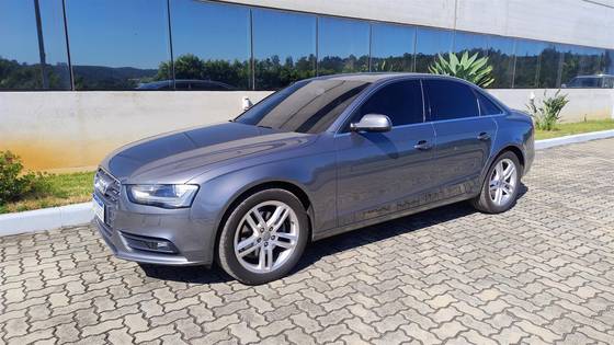 AUDI A4 1.8 TFSI AMBIENTE GASOLINA 4P MULTITRONIC